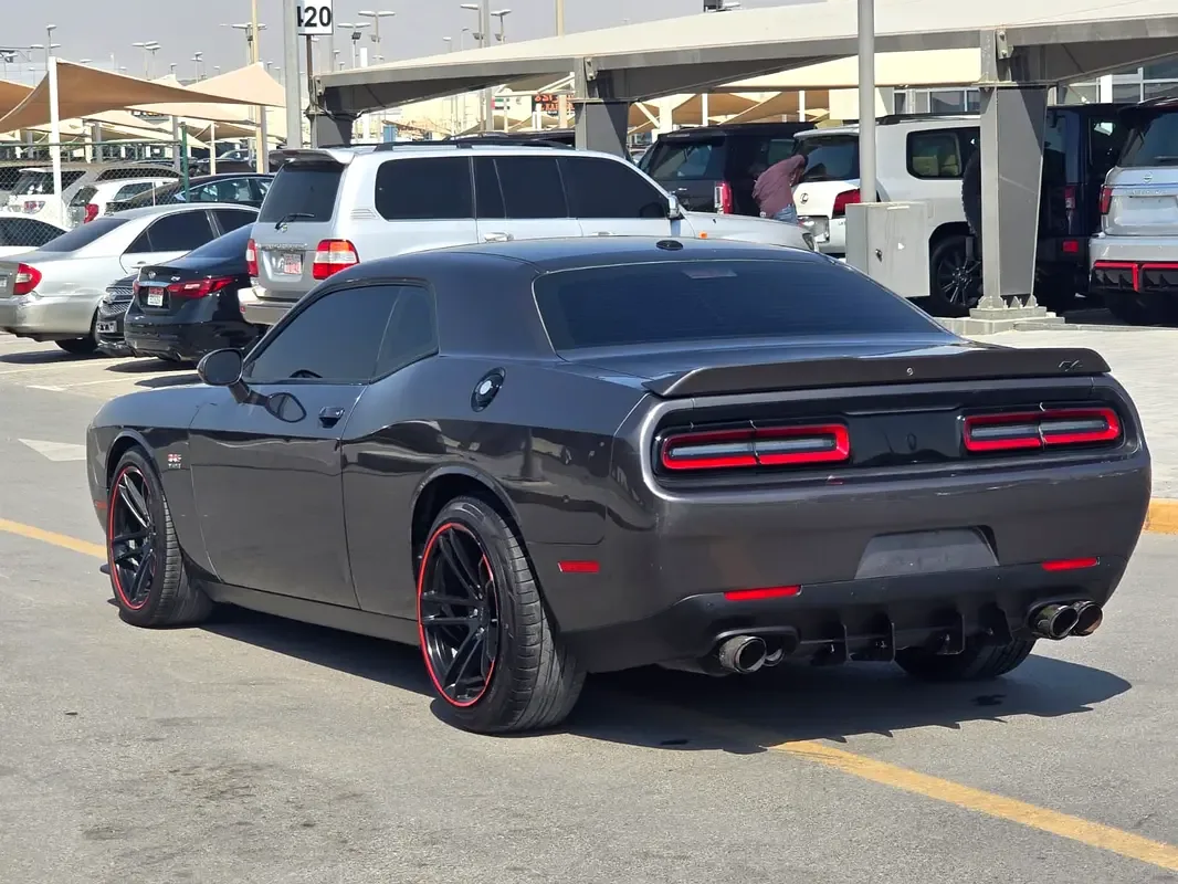 Dodge Challenger 6.4 AT RWD (492 hp) - 6
