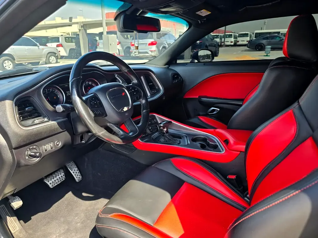 Dodge Challenger 6.4 AT RWD (492 hp) - 8