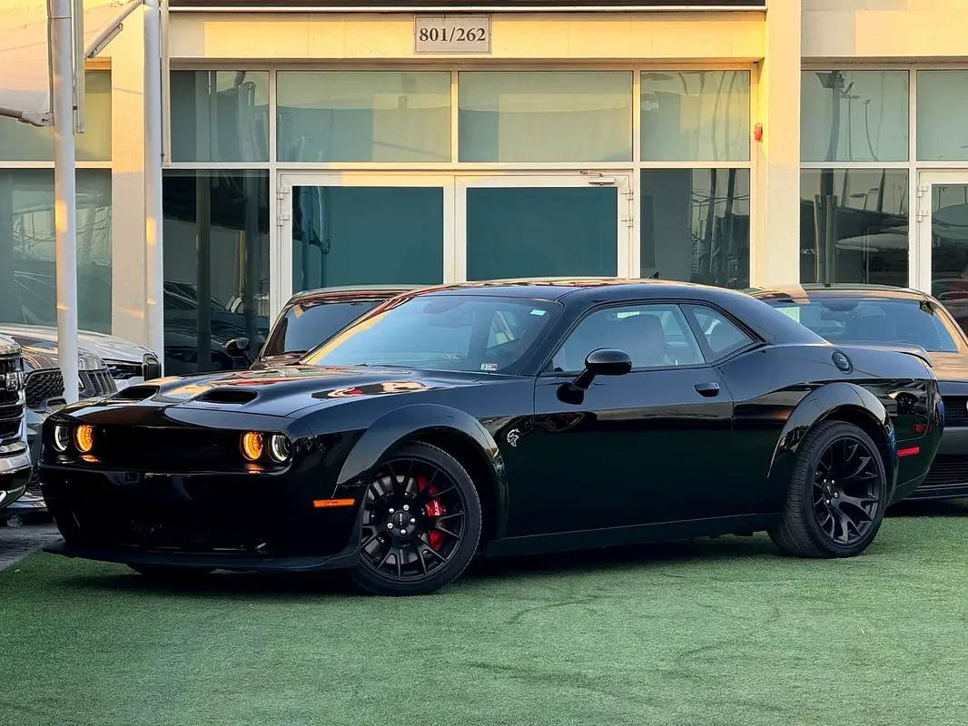 Dodge Challenger 6.4 V8 AT SRT-8 (492 hp)