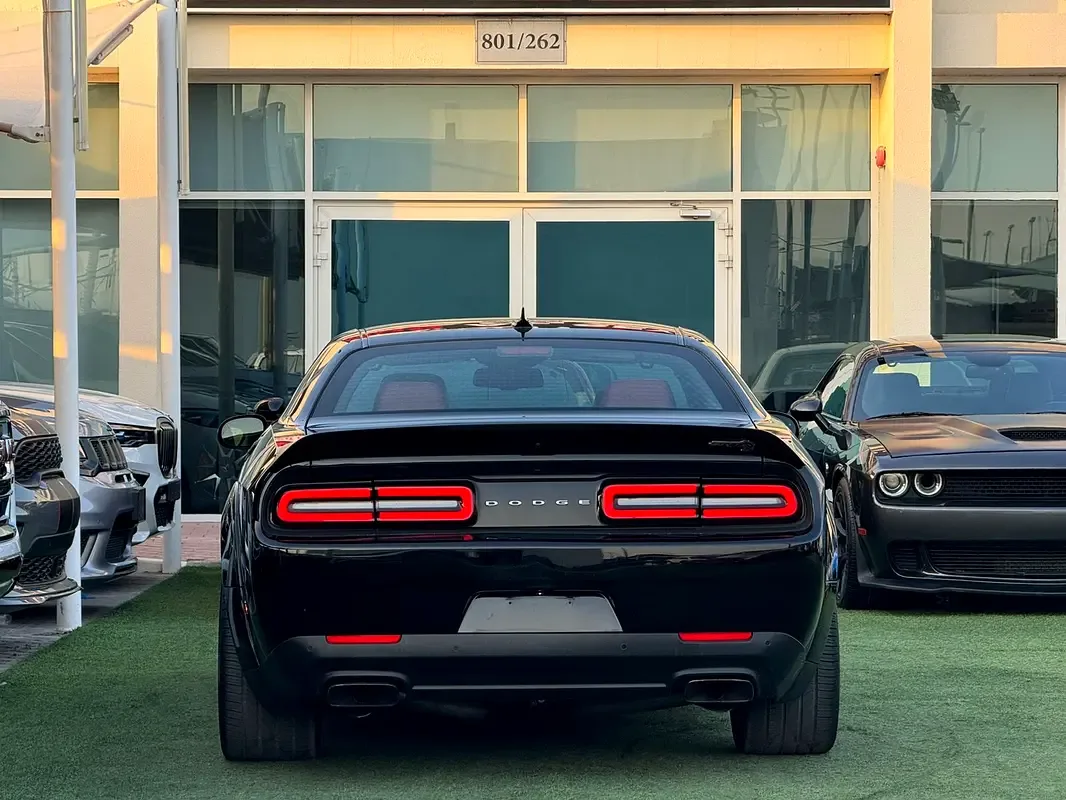 Dodge Challenger 6.4 V8 AT SRT-8 (492 حصان) - 4