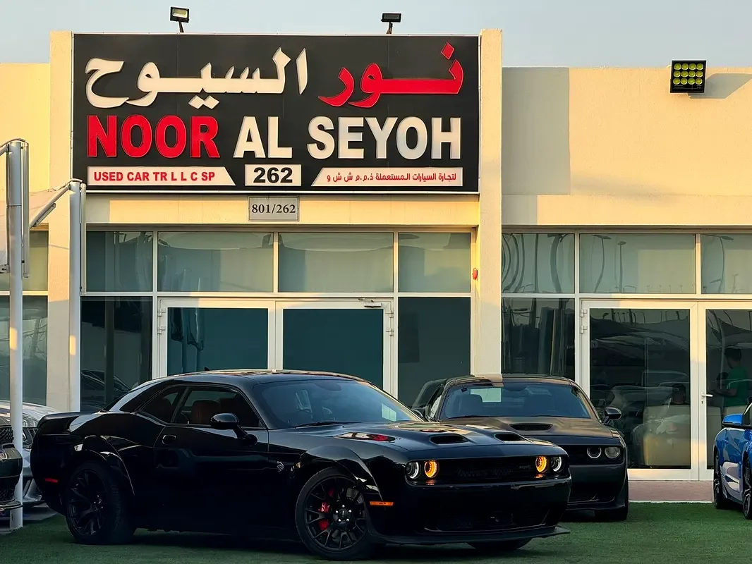 Dodge Challenger 6.4 V8 AT SRT-8 (492 حصان) - 2