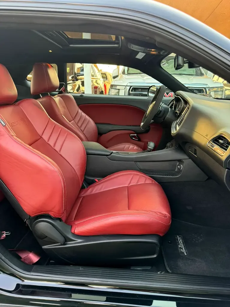 Dodge Challenger 6.4 V8 AT SRT-8 (492 حصان) - 7