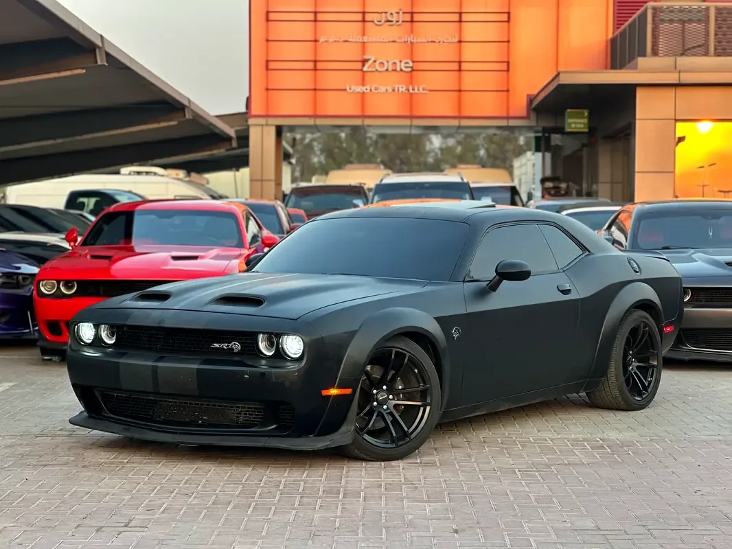 Dodge Challenger 6.4 V8 AT SRT-8 (492 hp)