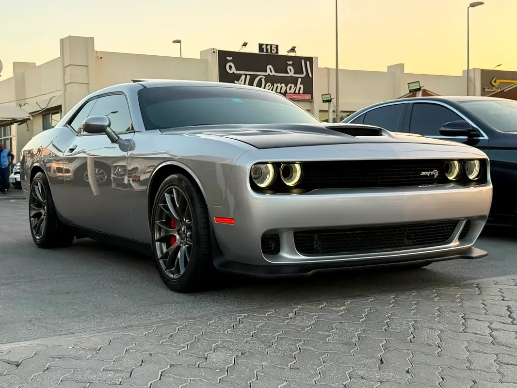 Dodge Challenger 6.4 V8 AT SRT-8 (492 hp) - 2