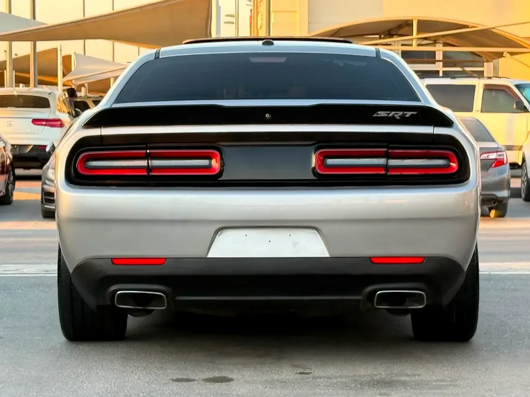 Dodge Challenger 6.4 V8 AT SRT-8 (492 hp) - 7