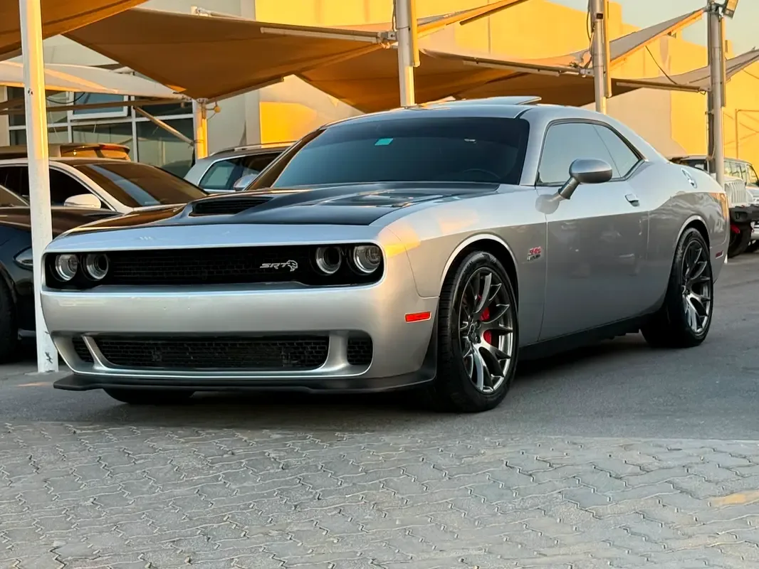 Dodge Challenger 6.4 V8 AT SRT-8 (492 hp) - 11