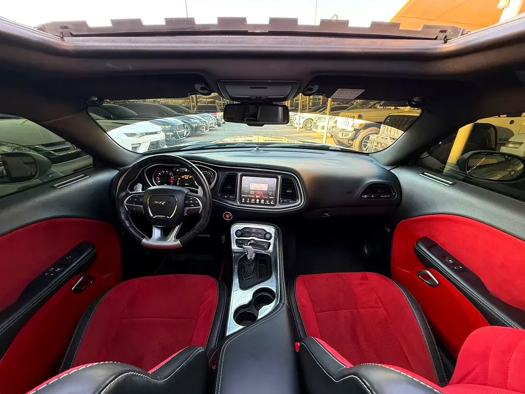 Dodge Challenger 6.4 V8 AT SRT-8 (492 hp) - 17