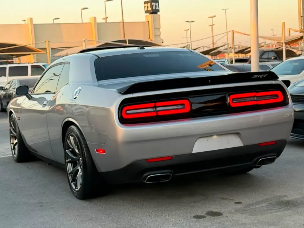 Dodge Challenger 6.4 V8 AT SRT-8 (492 hp) - 20