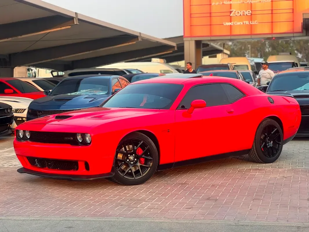 Dodge Challenger 6.4 V8 AT SRT-8 (492 hp)