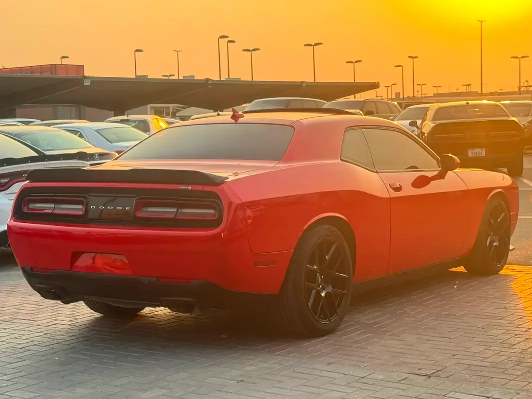 Dodge Challenger 6.4 V8 AT SRT-8 (492 hp) - 5