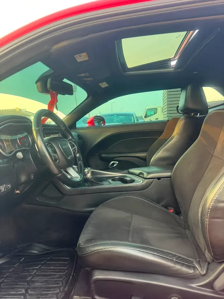 Dodge Challenger 6.4 V8 AT SRT-8 (492 hp) - 9