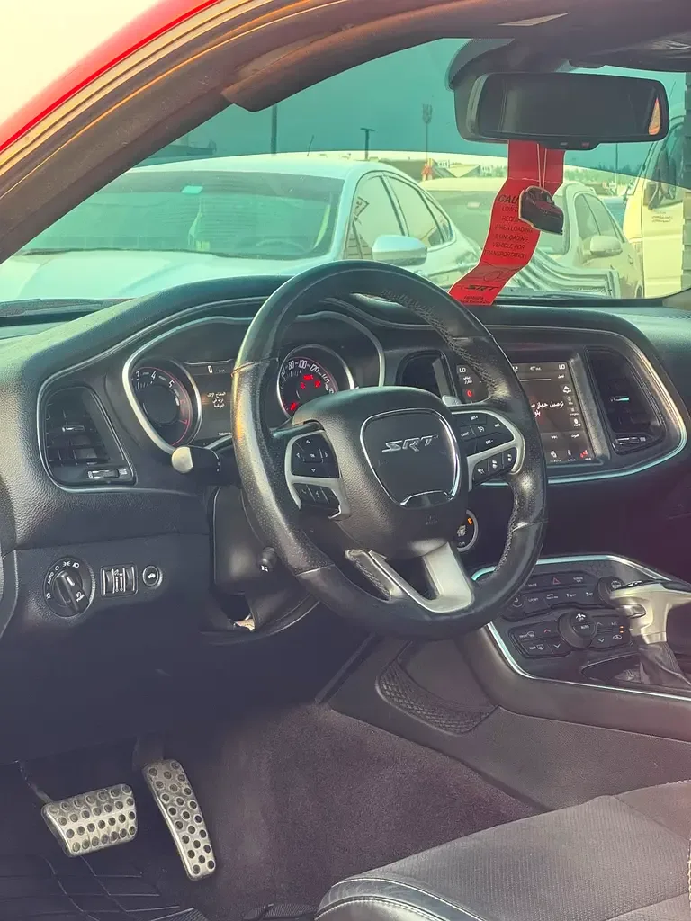 Dodge Challenger 6.4 V8 AT SRT-8 (492 hp) - 8