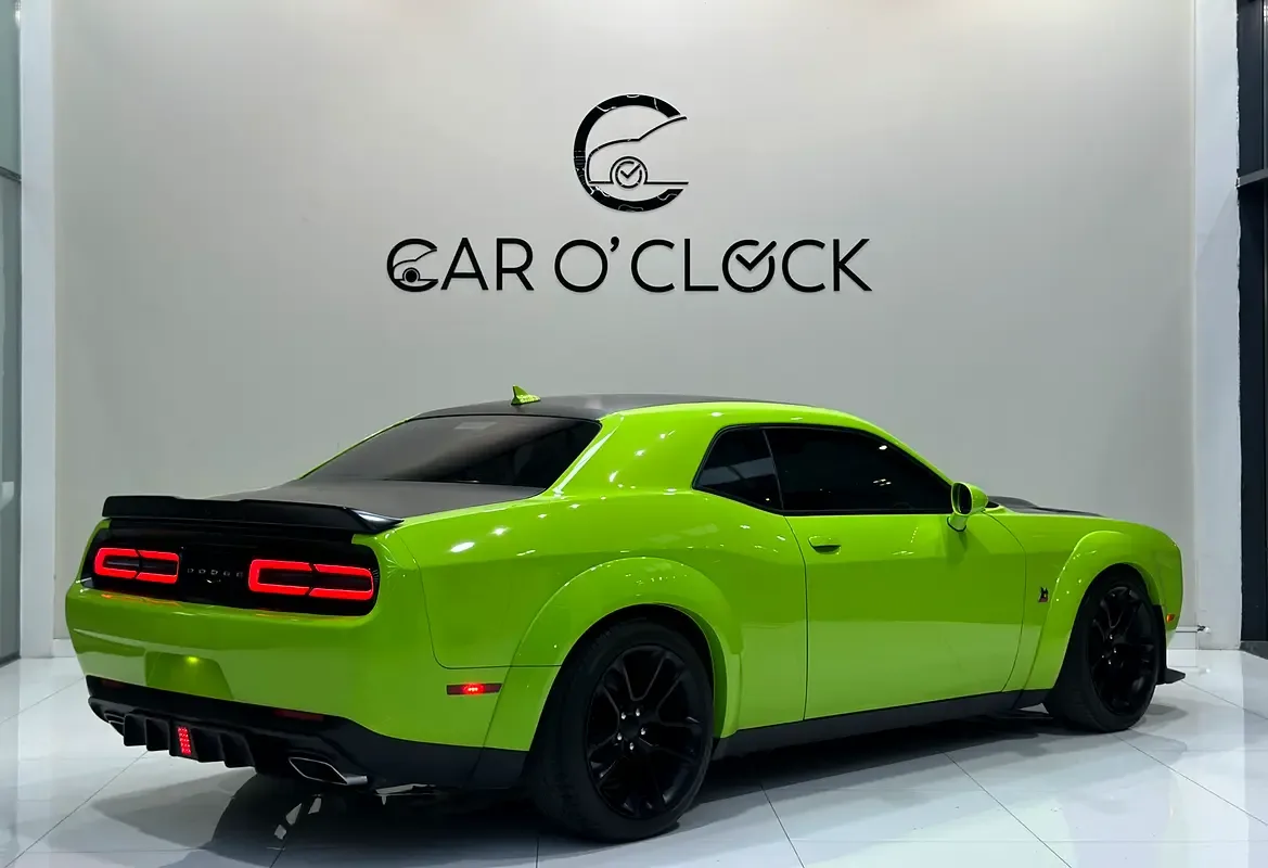 Dodge Challenger 6.4 V8 AT SRT-8 (492 hp) - 7