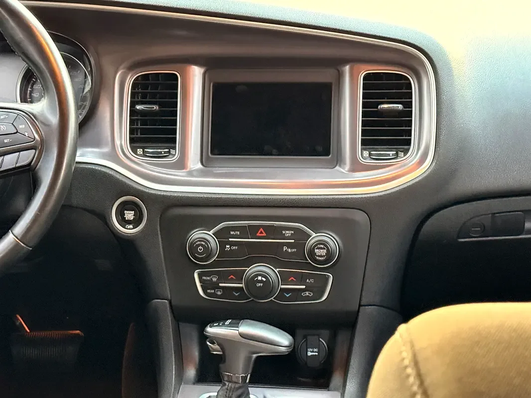 Dodge Charger 3.6 AT (296 حصان) - 12