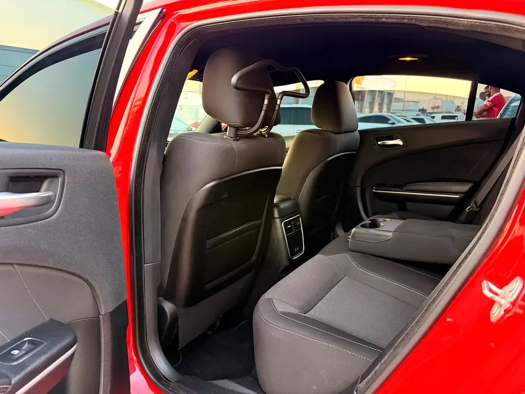 Dodge Charger 3.6 AT (296 حصان) - 10