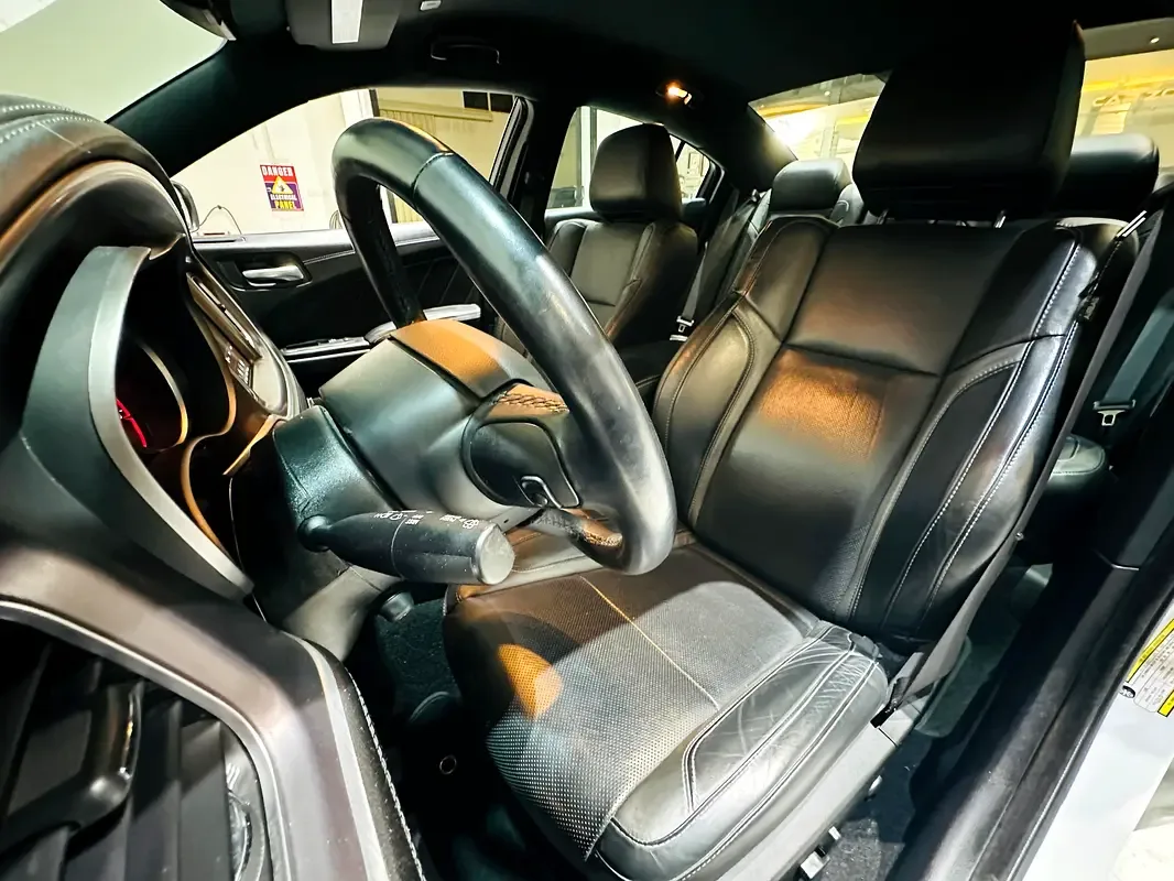 Dodge Charger 3.6 AT (296 hp) - 12