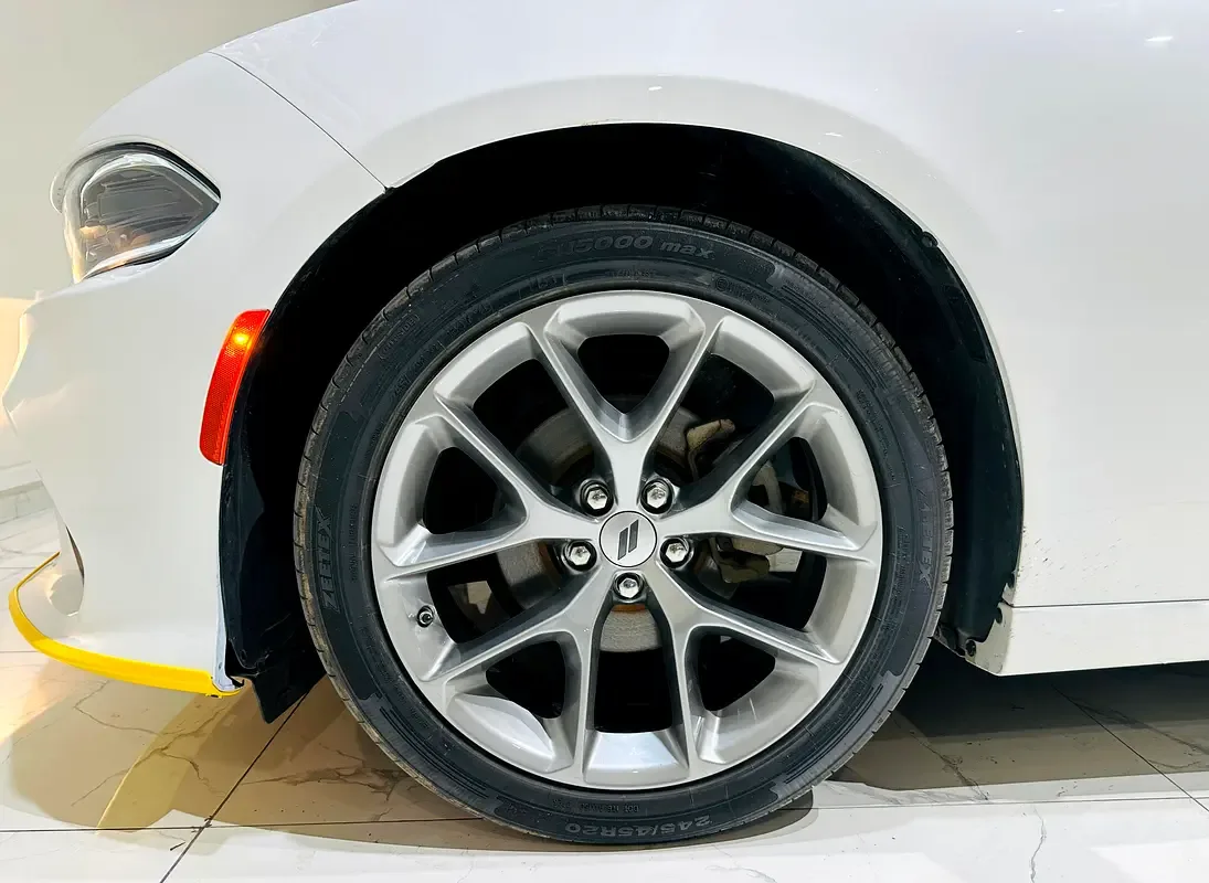Dodge Charger 3.6 AT (296 hp) - 10