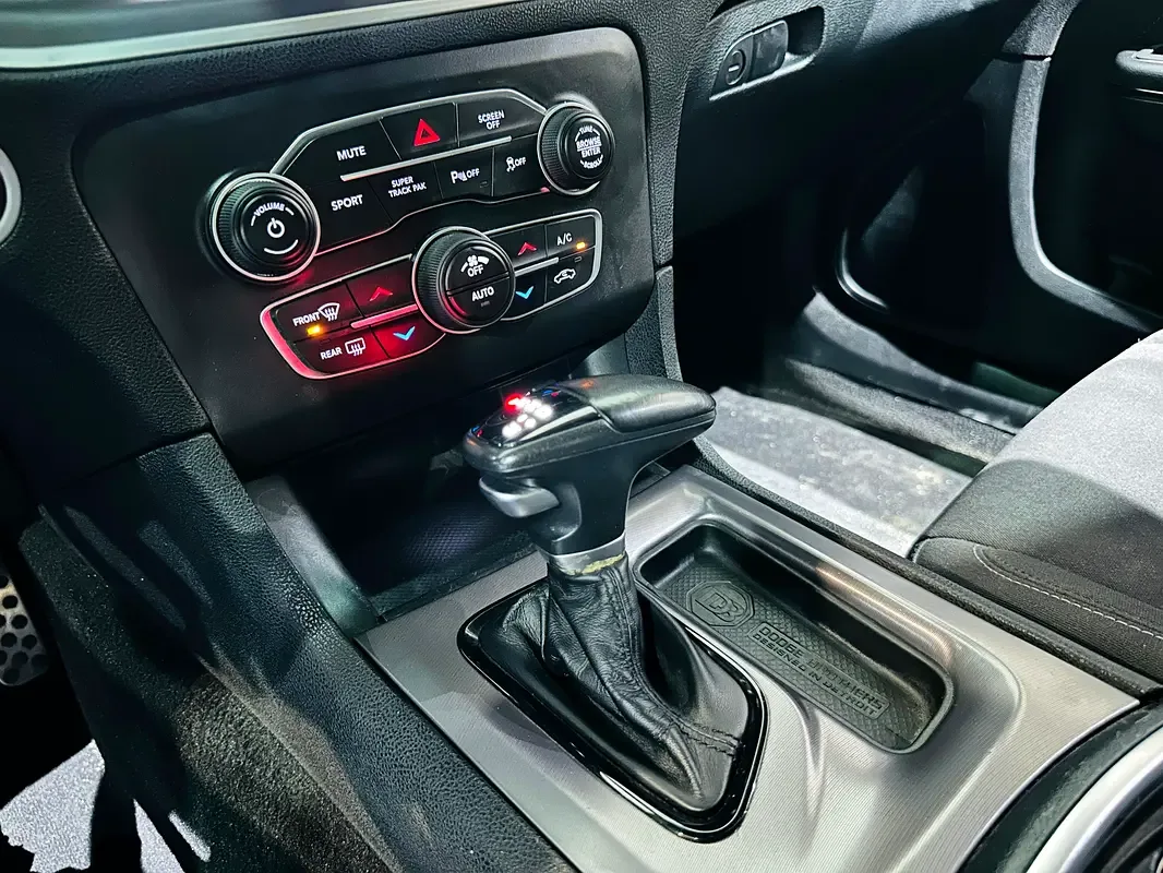 Dodge Charger 3.6 AT (305 hp) - 15