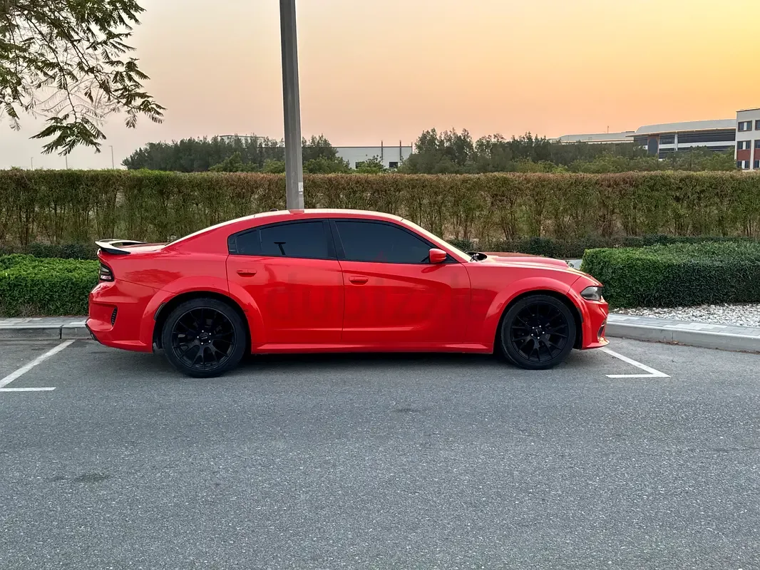 Dodge Charger 3.6 AT (305 حصان) - 3