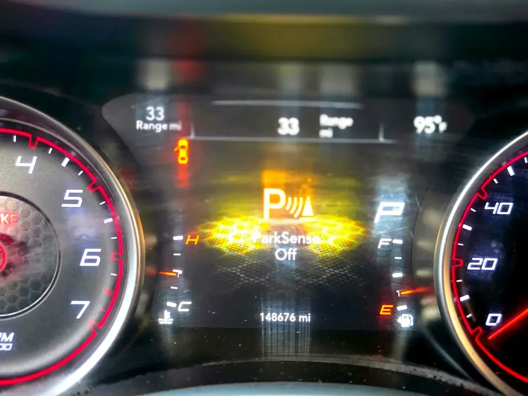 Dodge Charger 3.6 AT (305 hp) - 12