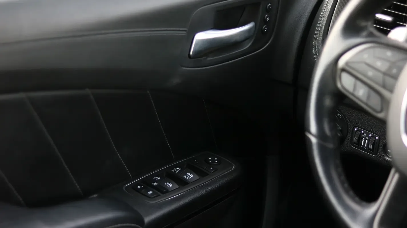 Dodge Charger 3.6 AT (305 hp) - 14