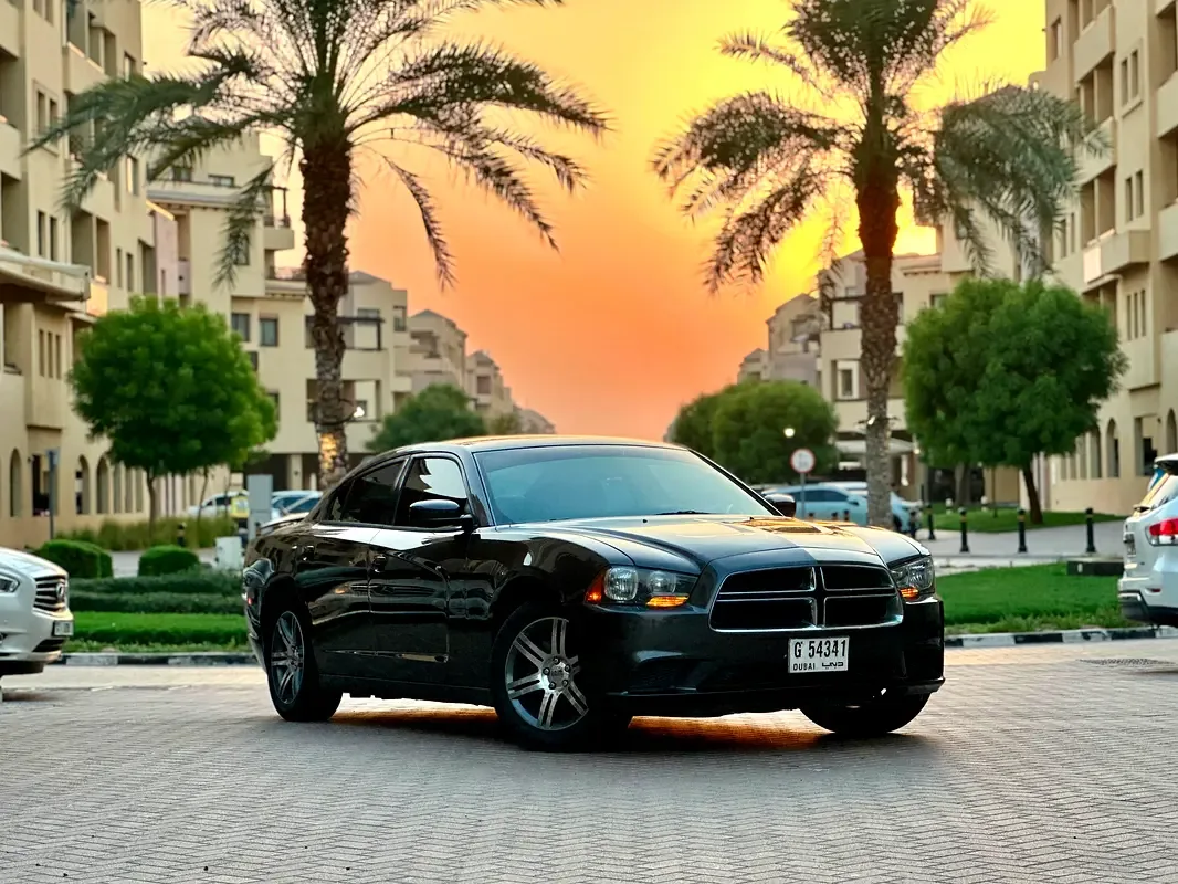 Dodge Charger 3.6 AT RWD (296 hp)