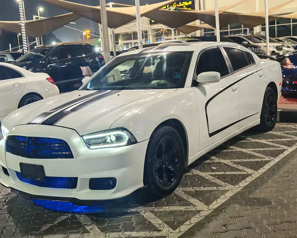 Dodge Charger 3.6 AT RWD (296 حصان) - 3