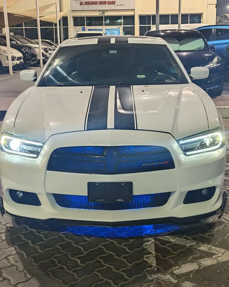 Dodge Charger 3.6 AT RWD (296 حصان) - 2