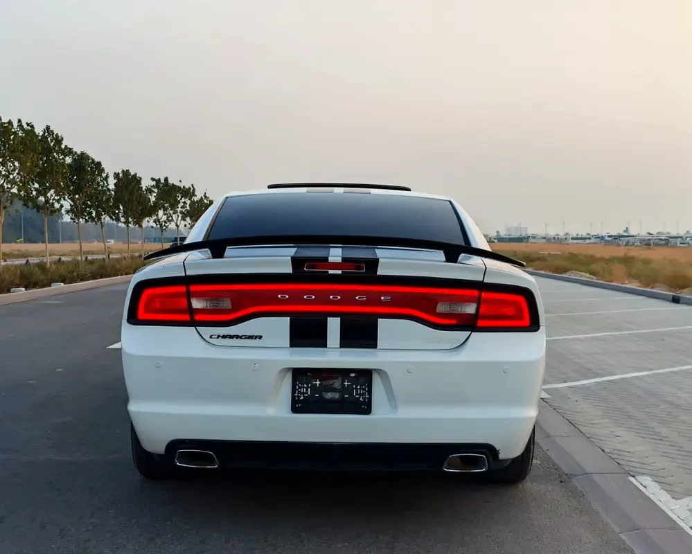 Dodge Charger 3.6 AT RWD (296 حصان) - 13