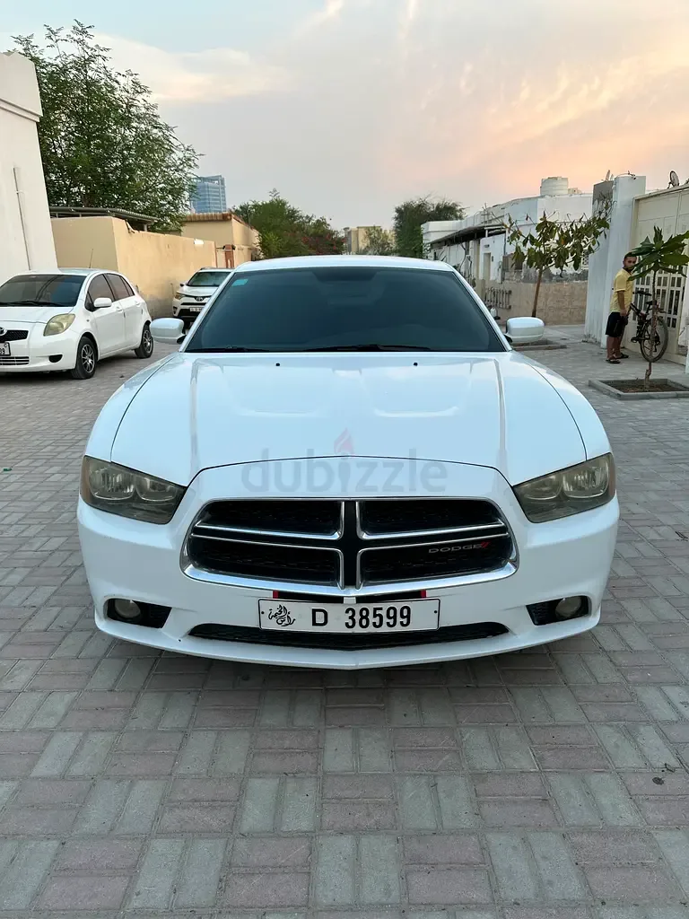 Dodge Charger 3.6 AT RWD (296 hp)