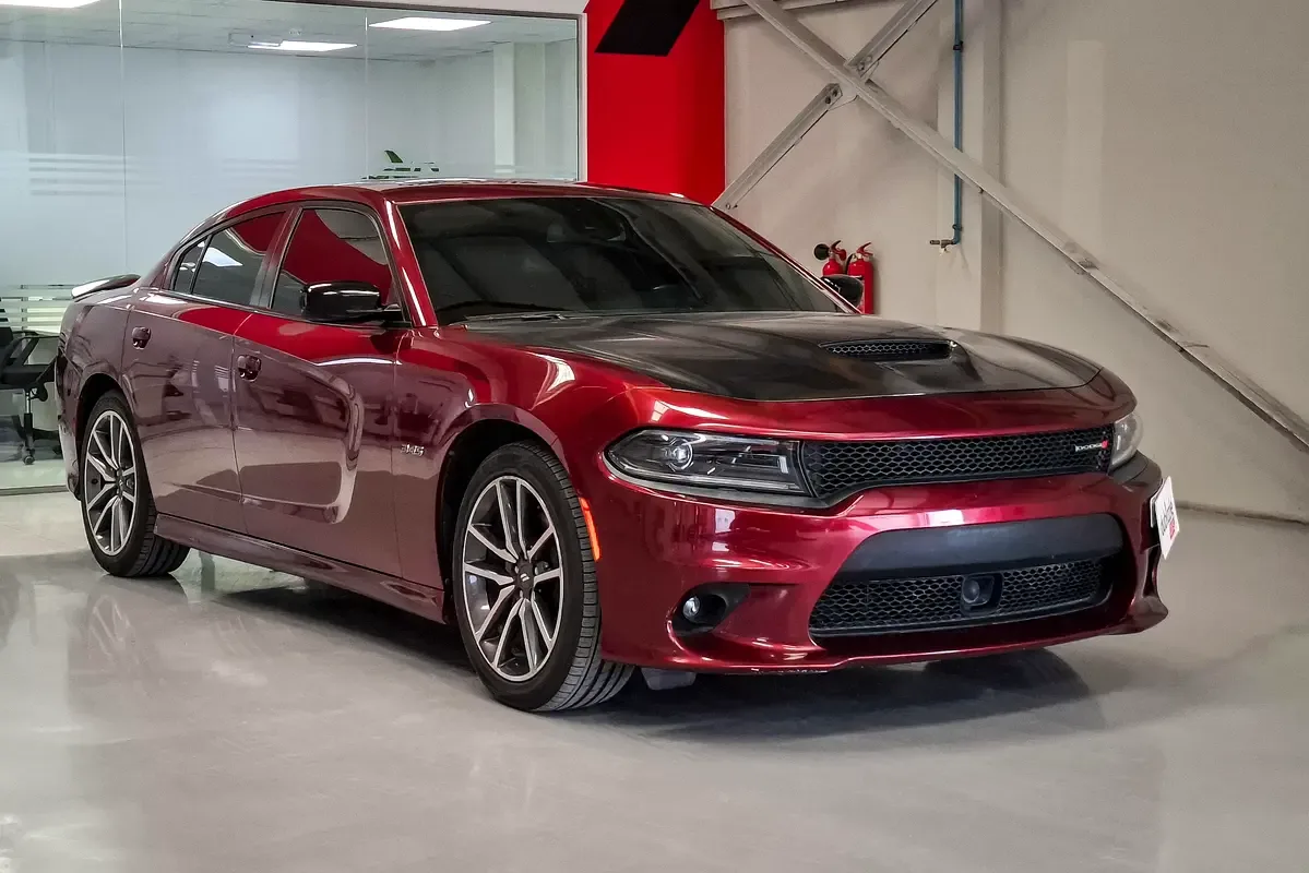 Dodge Charger 5.7 AT (377 hp)