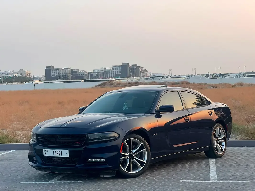 Dodge Charger 5.7 AT (377 hp)