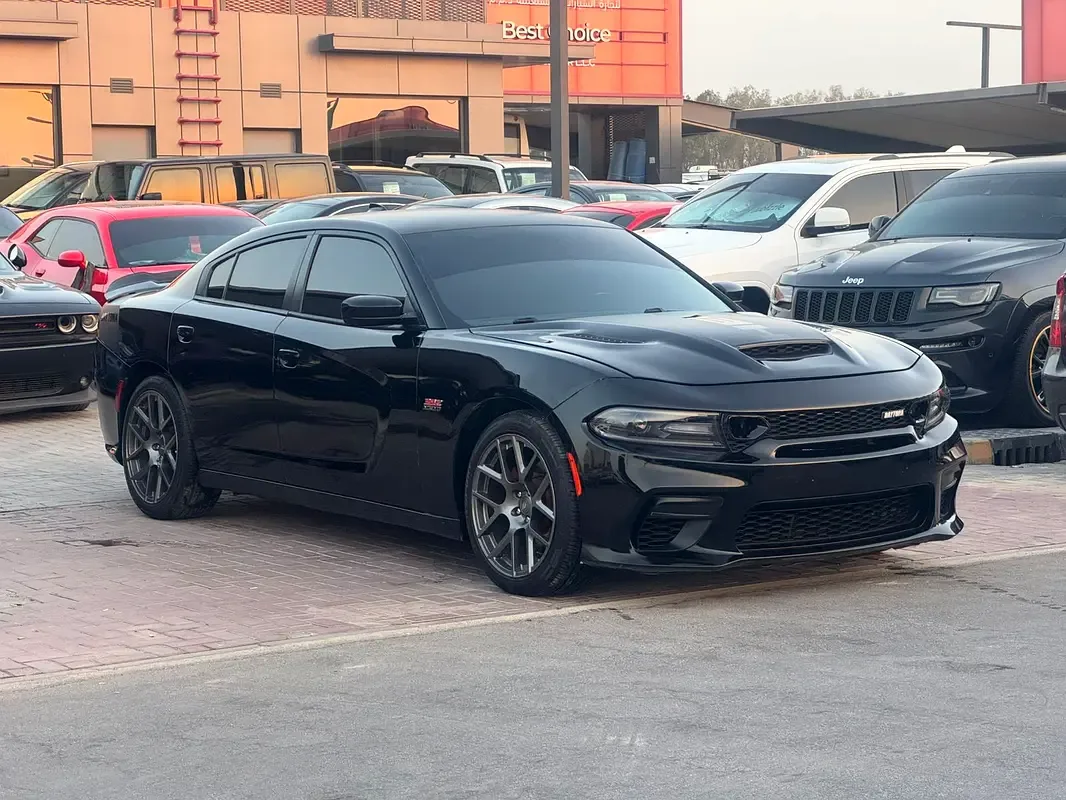 Dodge Charger 5.7 AT (377 حصان) - 2