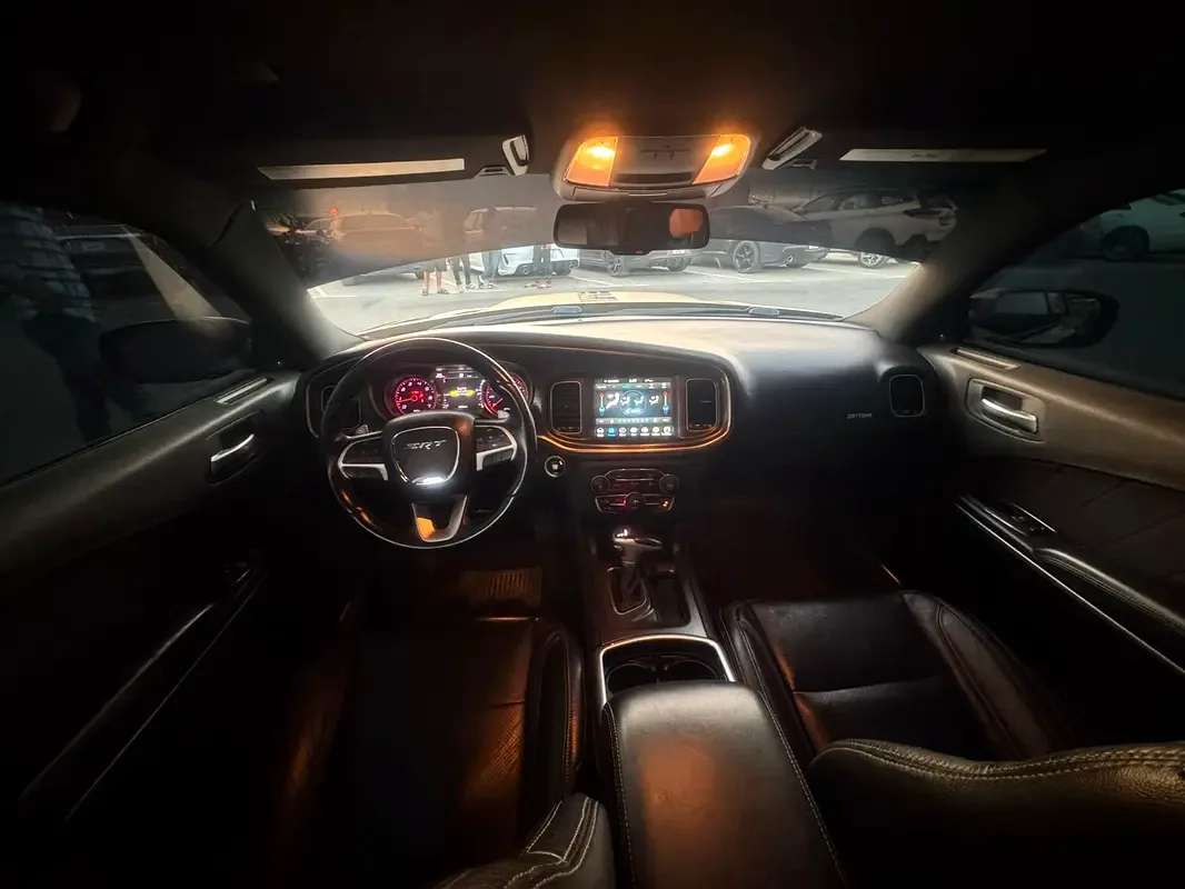 Dodge Charger 5.7 AT (377 حصان) - 8
