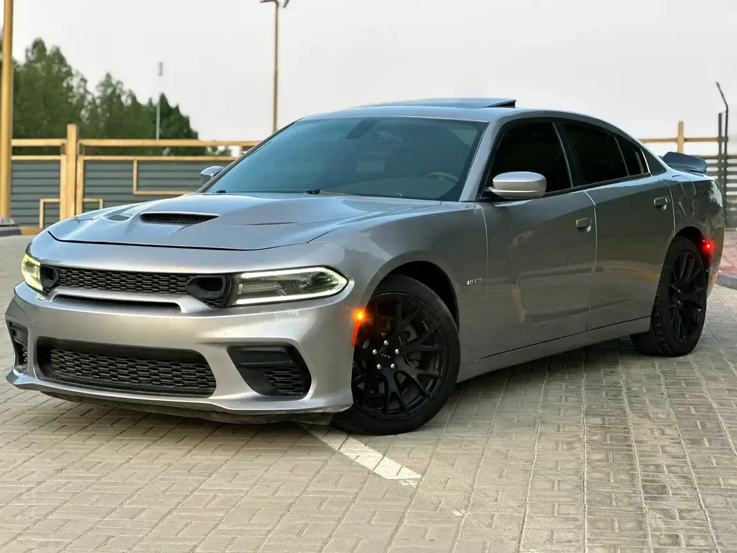 Dodge Charger 5.7 AT (377 hp)