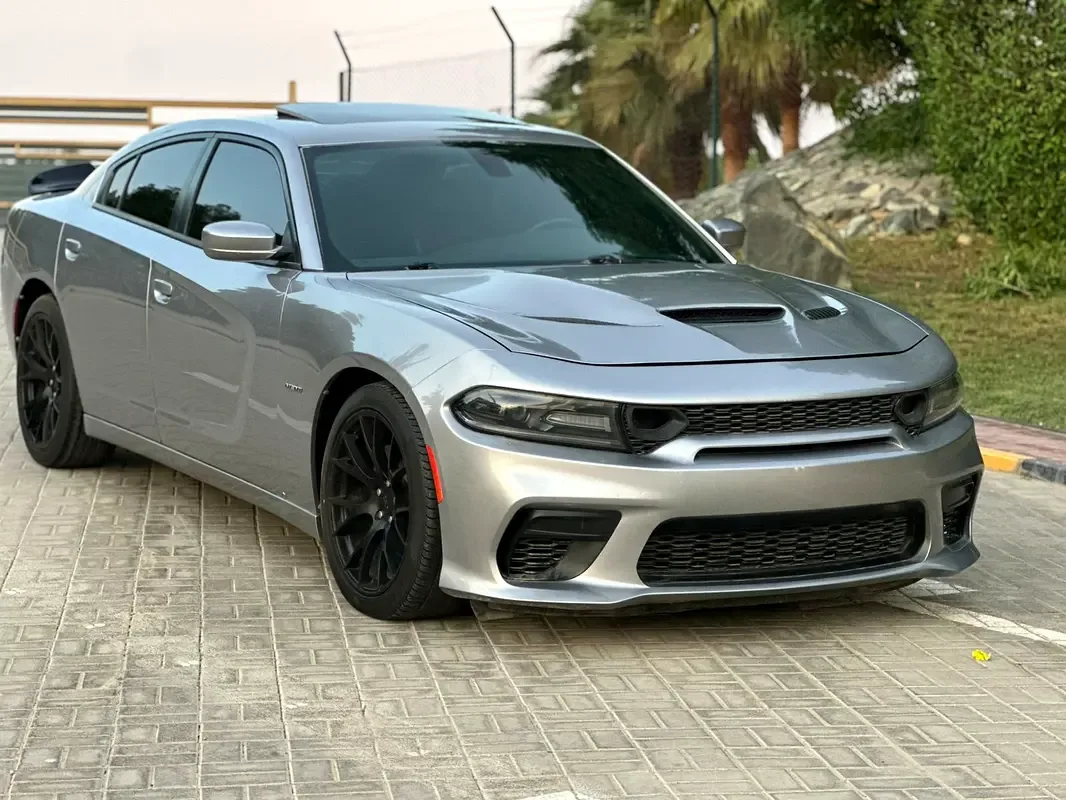 Dodge Charger 5.7 AT (377 حصان) - 2