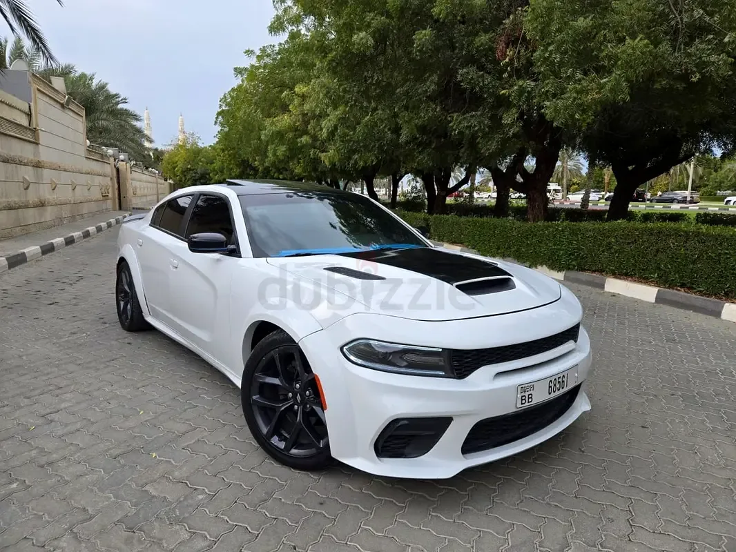 Dodge Charger 5.7 AT (377 حصان) - 2