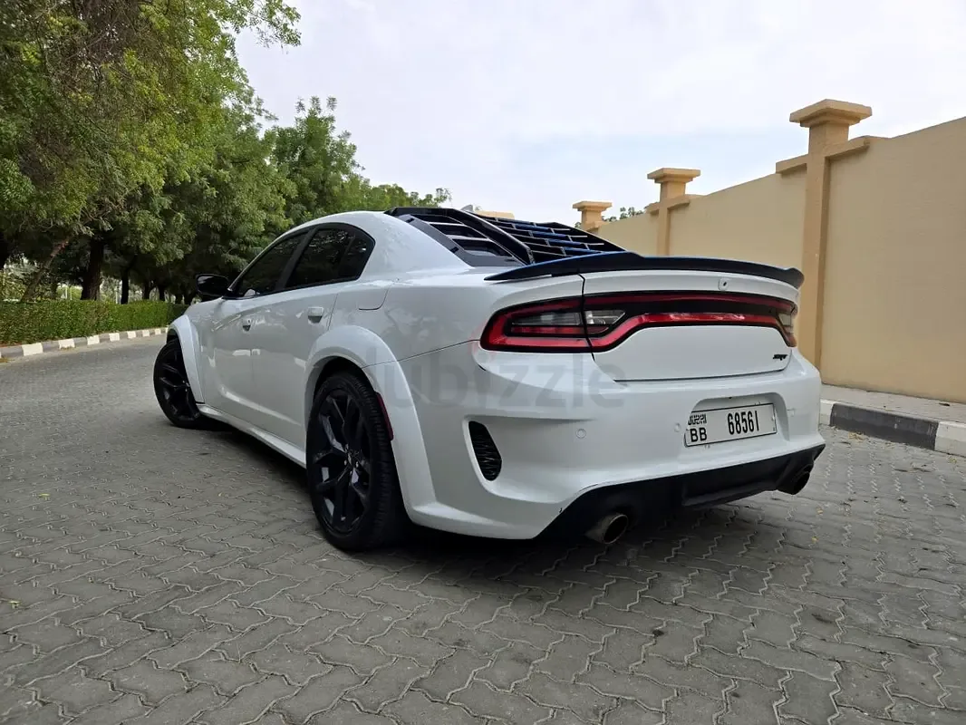 Dodge Charger 5.7 AT (377 hp)