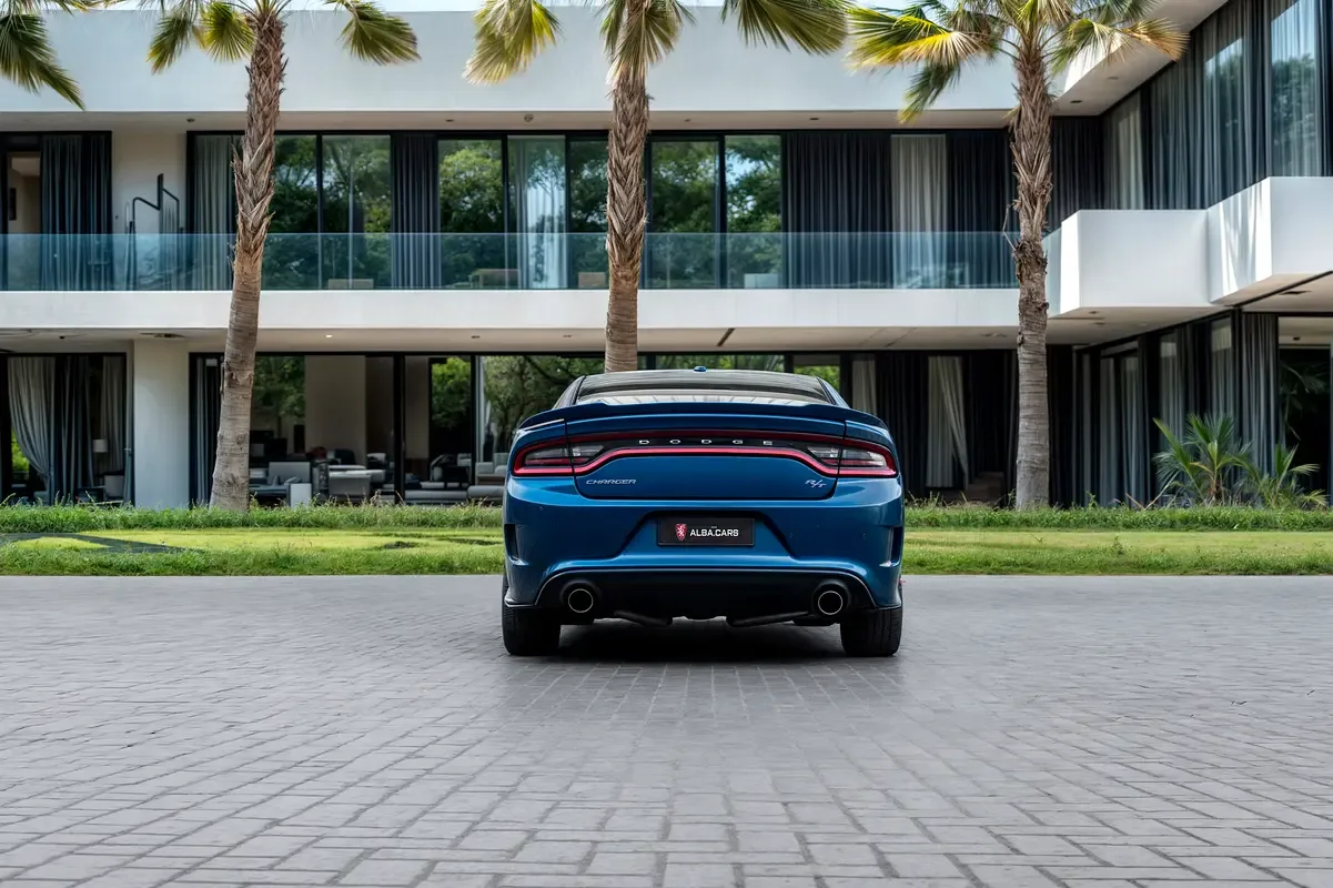 Dodge Charger 5.7 AT (377 hp) - 5