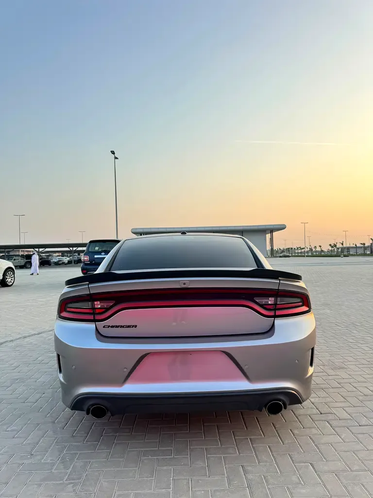 Dodge Charger 5.7 AT (377 hp) - 5