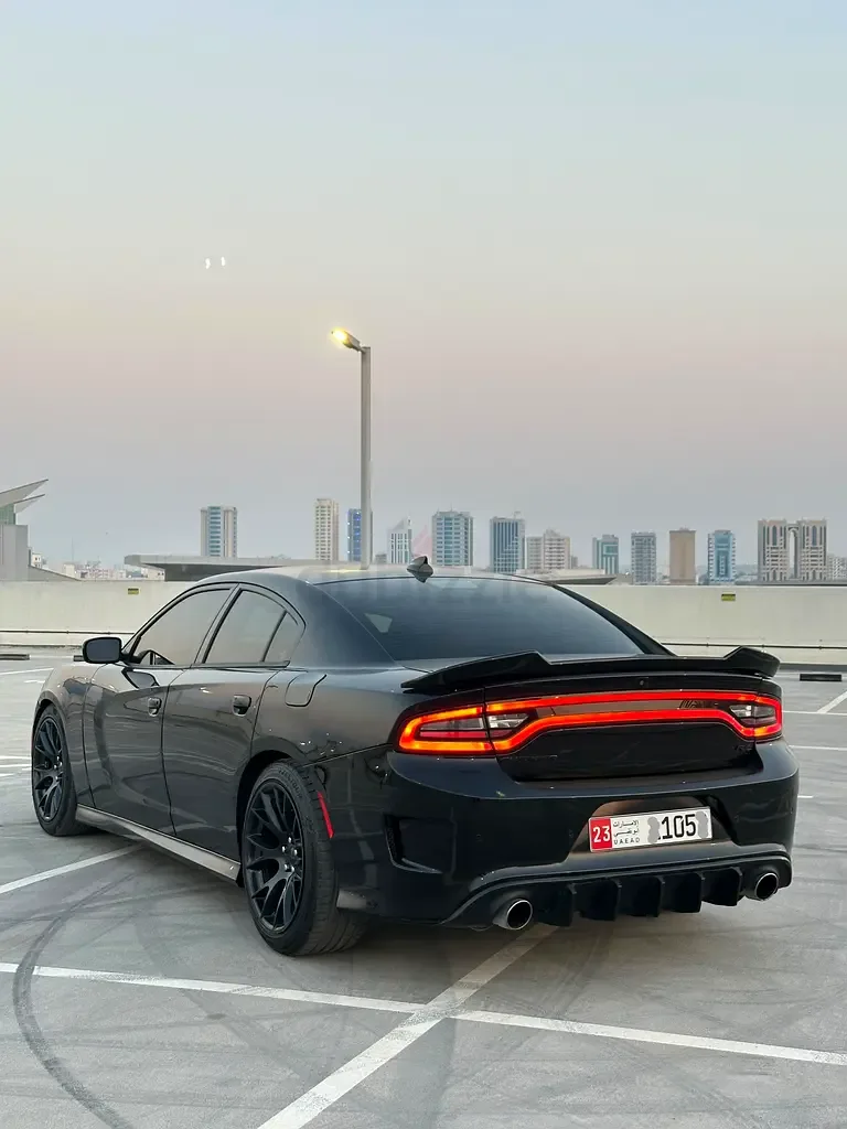 Dodge Charger 5.7 AT (377 hp) - 5