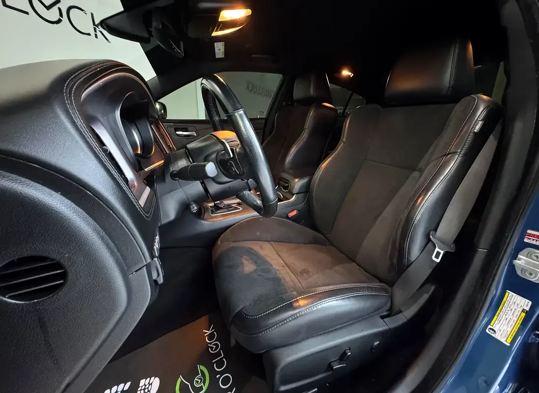 Dodge Charger 5.7 AT (377 حصان) - 10