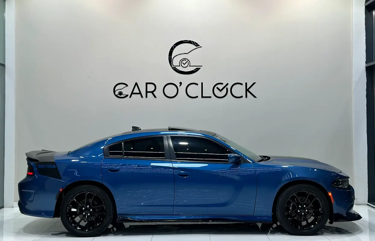 Dodge Charger 5.7 AT (377 hp) - 5