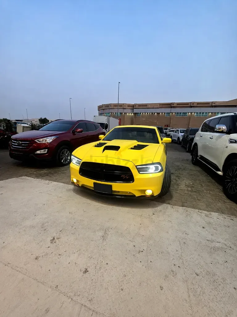 Dodge Charger 5.7 AT RWD (370 hp)