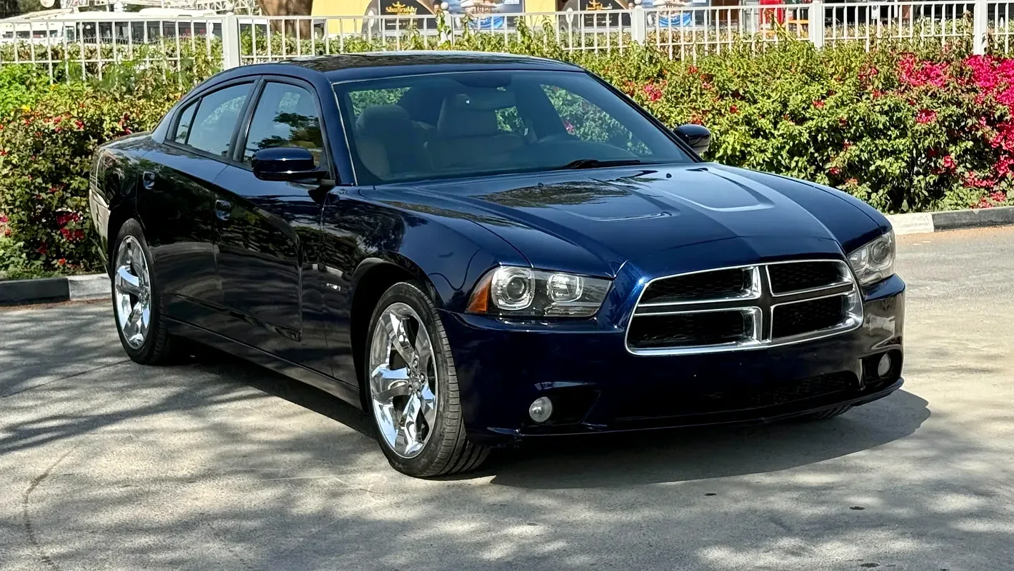 Dodge Charger 5.7 AT RWD (370 hp) - 5