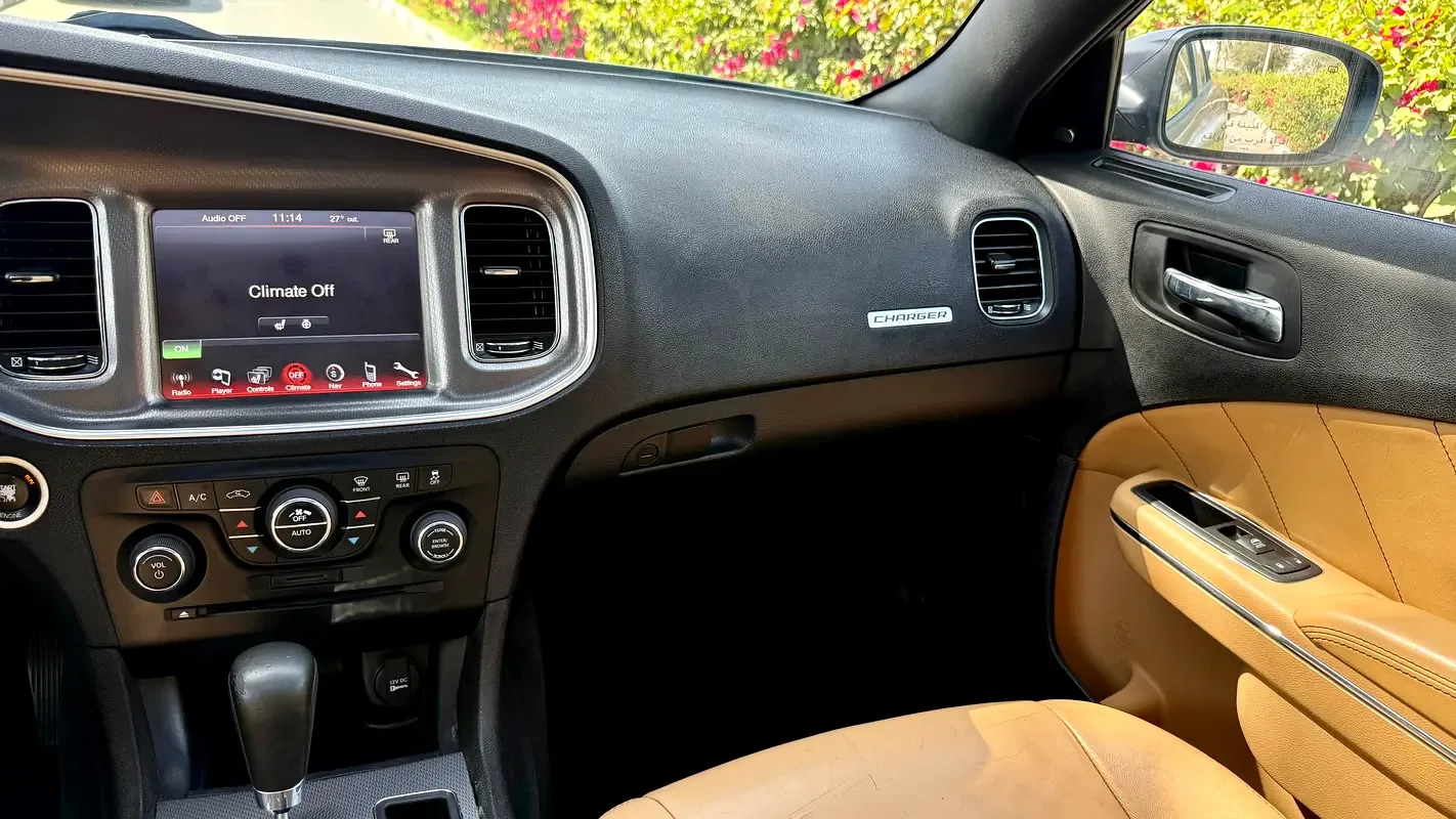 Dodge Charger 5.7 AT RWD (370 hp) - 16