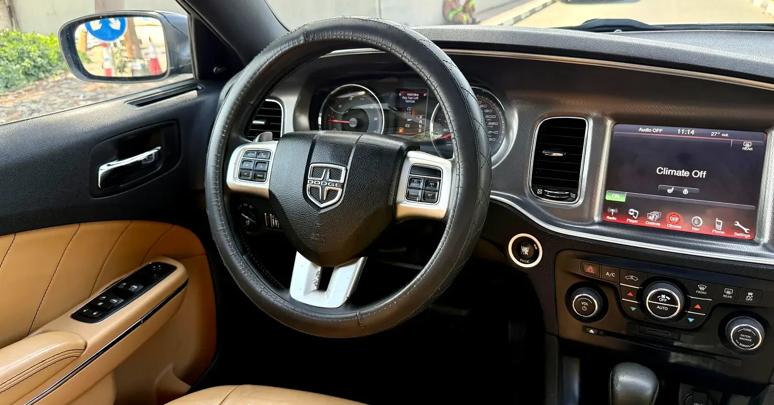 Dodge Charger 5.7 AT RWD (370 hp) - 14