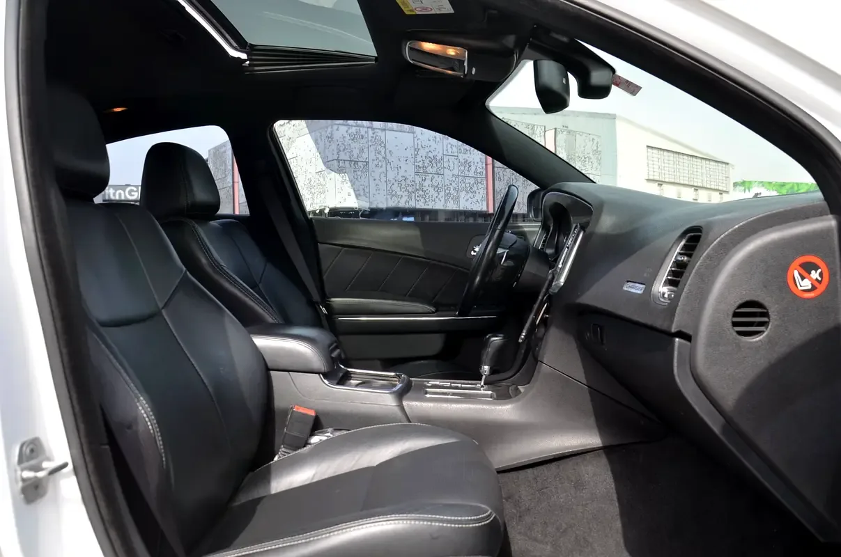 Dodge Charger 5.7 AT RWD (370 hp) - 13