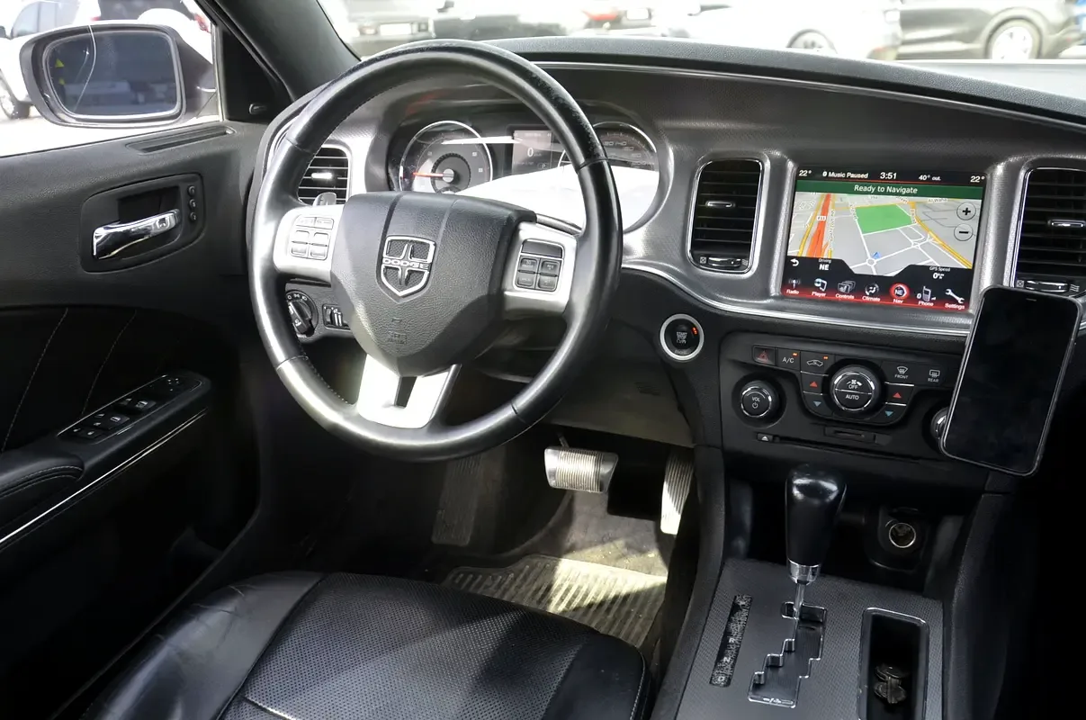 Dodge Charger 5.7 AT RWD (370 hp) - 16