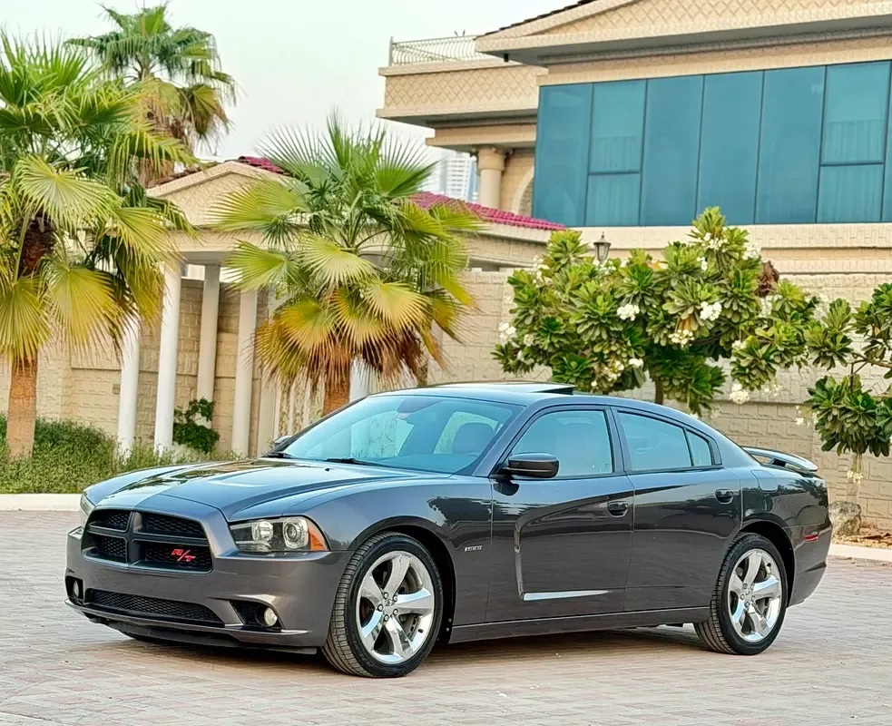 Dodge Charger 5.7 Hemi AT (375 hp)